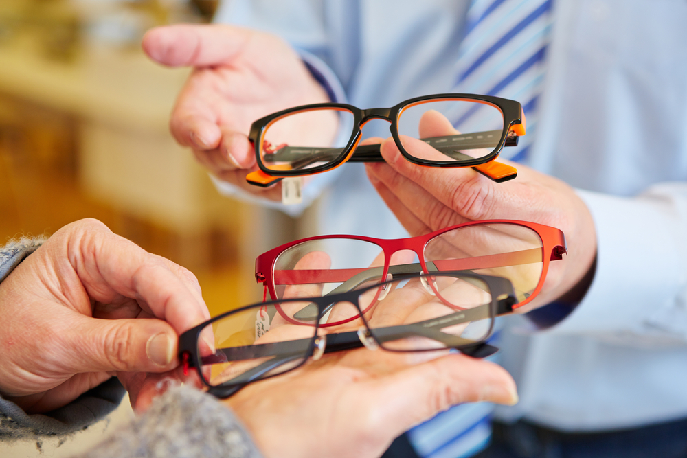 What Is the Difference Between Bifocal and Varifocal Lenses?